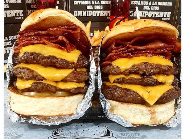BURGER MAX-TRIPLE CARNE +TRIPLE CHEDAR+TRIPLE BACON