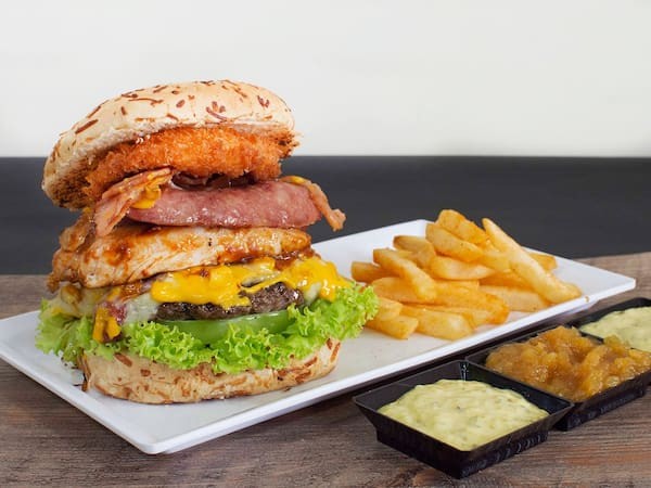 BURGER AY DIOS MIO!