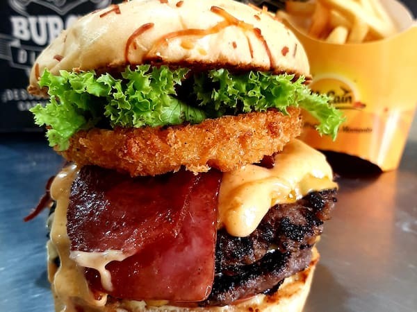 BURGER AMOR Y MAS AMOR